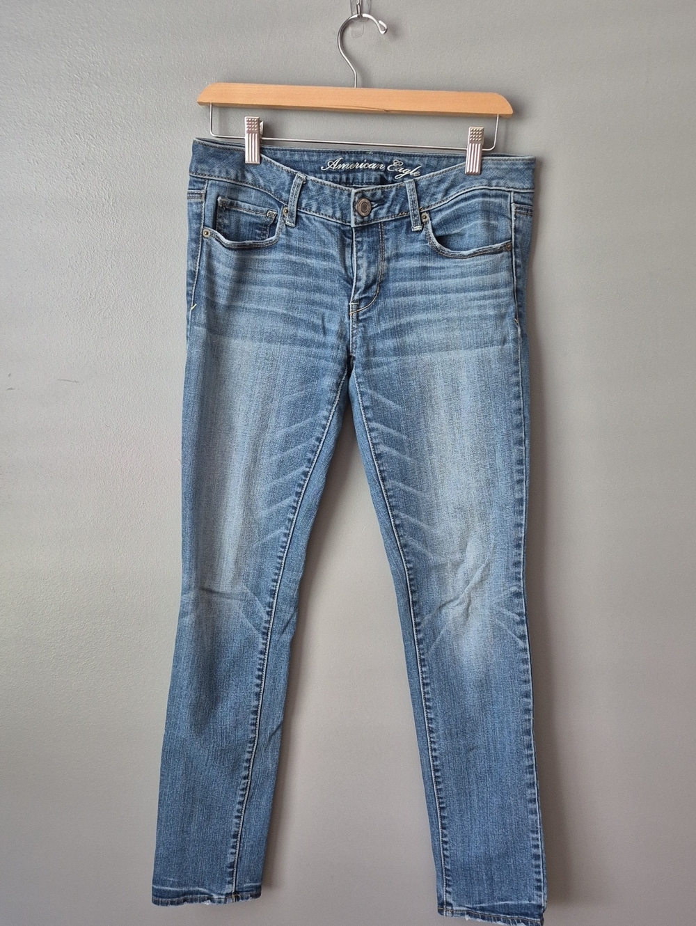 American Eagle Outfitters Light Wash Skinny Jeans
